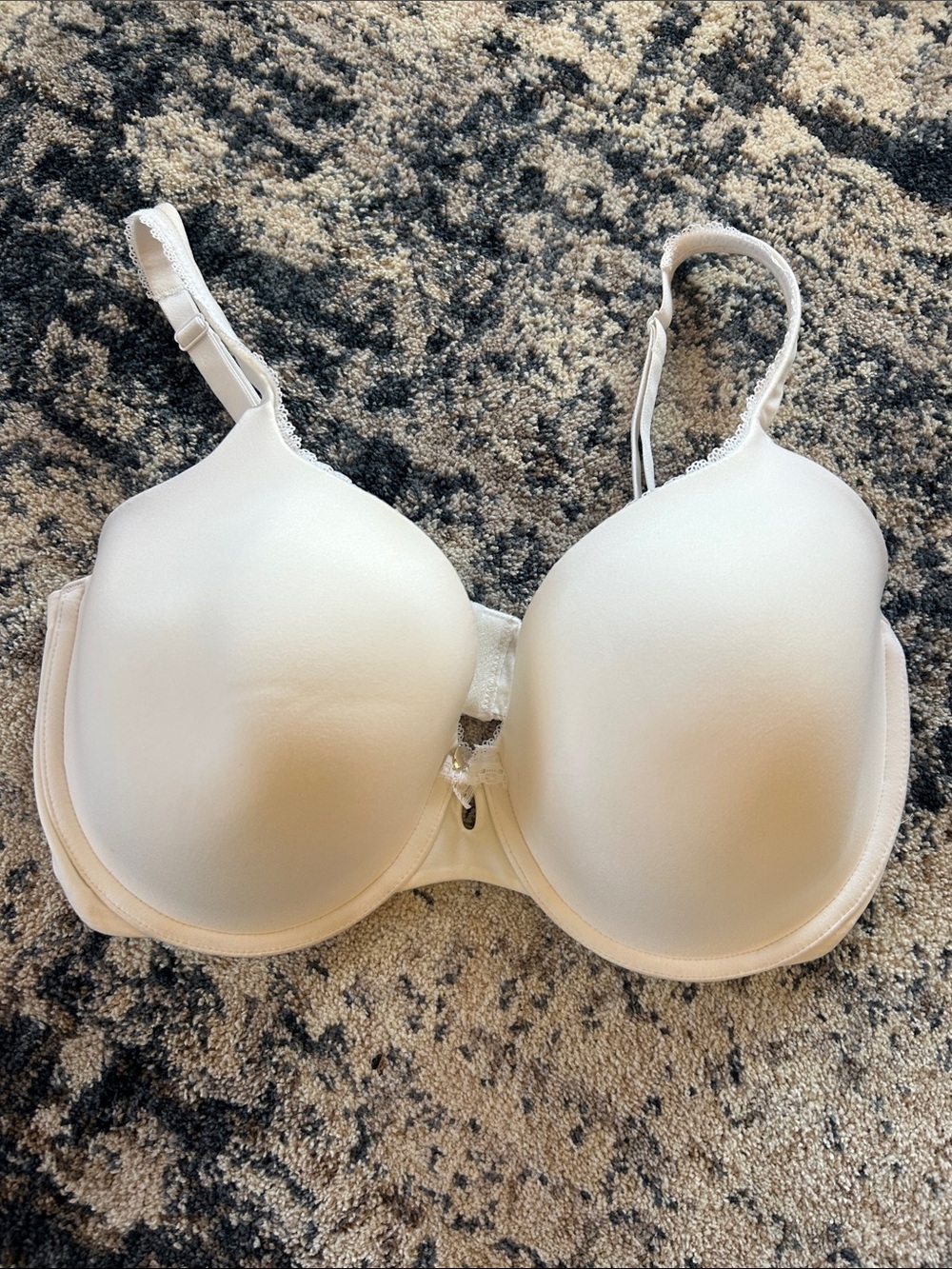 ••VICTORIA SECRET••Body by Victoria Lined Perfect Coverage Bra